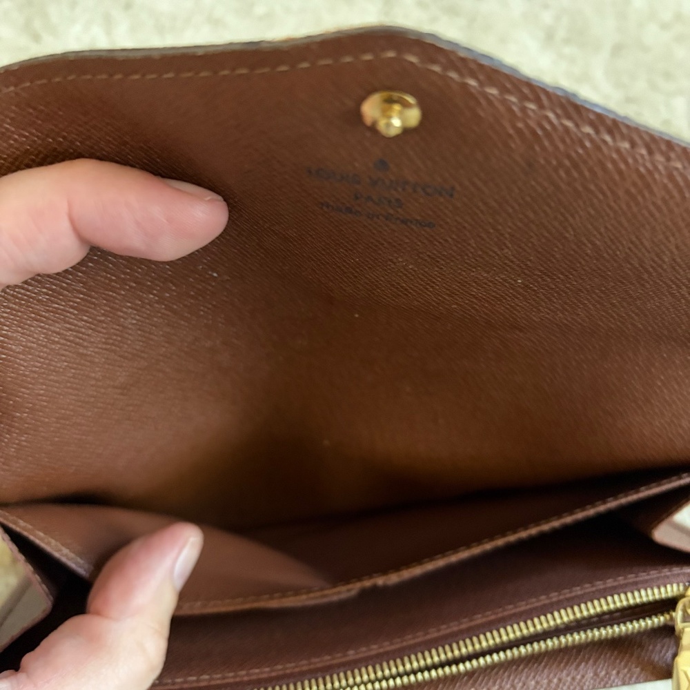 Louis Vuitton Wallet - Picture 6 of 9
